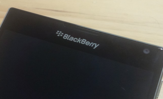 BlackBerry ‘Dallas’, Varian BlackBerry Passport Akan Mendarat di Indonesia