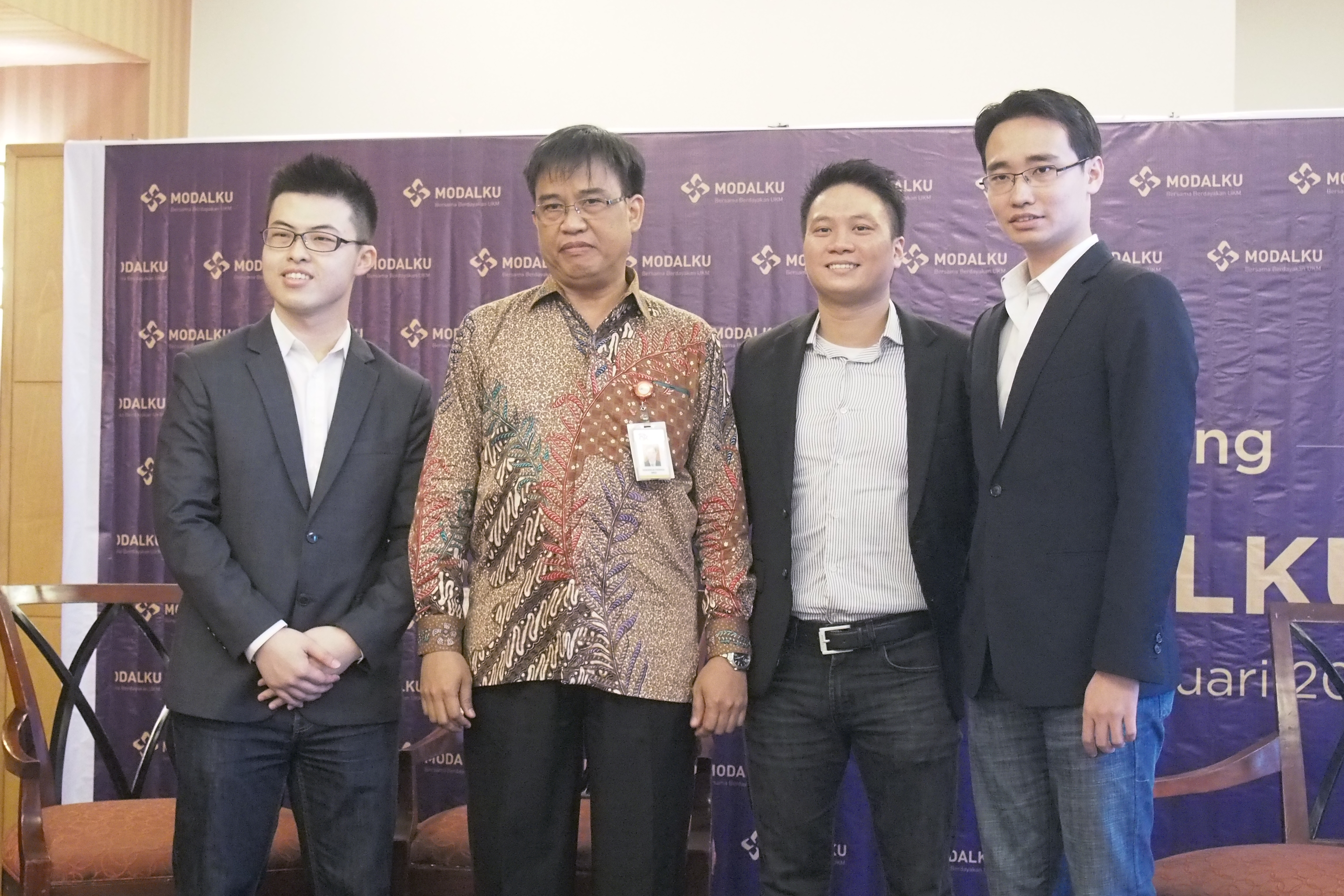 Para pendiri Modalku bersama perwakilan OJK di acara peluncuran Modalku / DailySocial