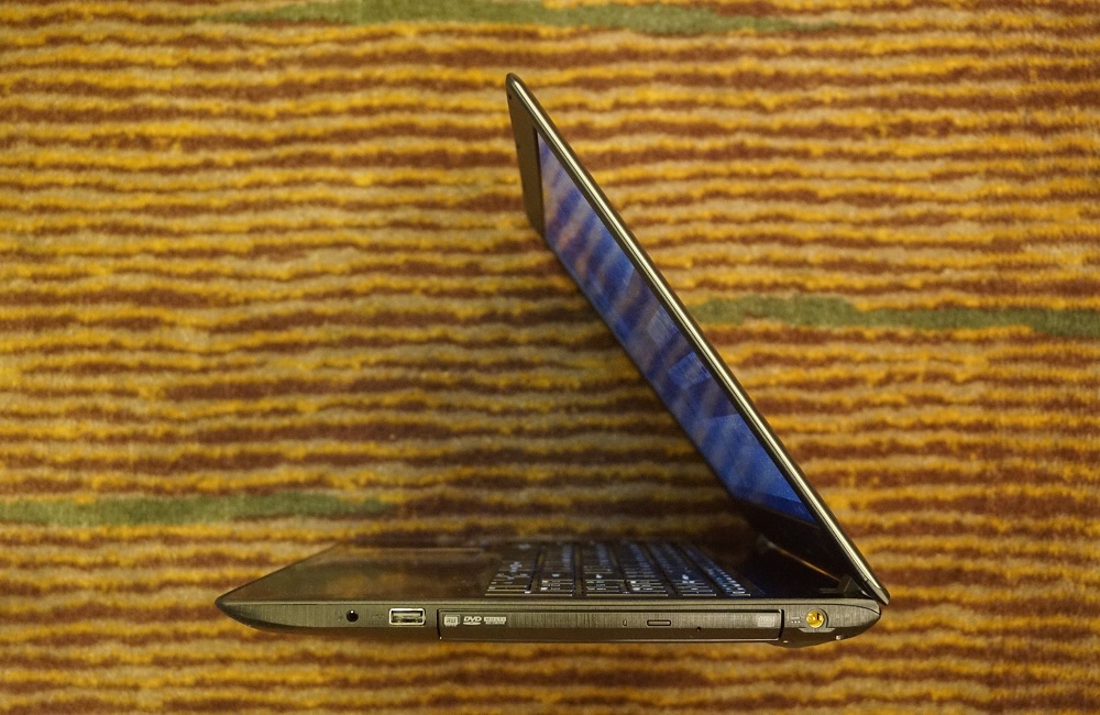 AMD 7th-Gen APU - Acer Aspire E5 3