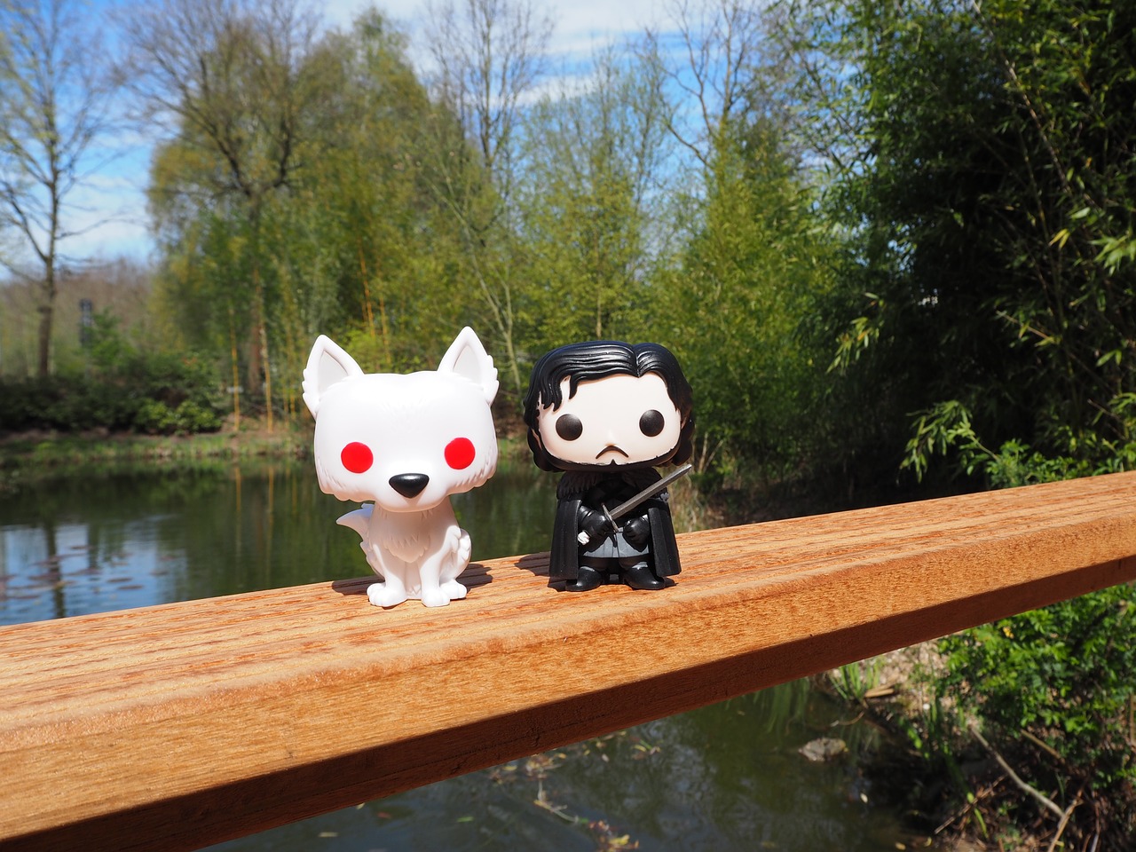 Jon Snow is engaging and inspiring for his friends. Is this type of your customer? / Pixabay