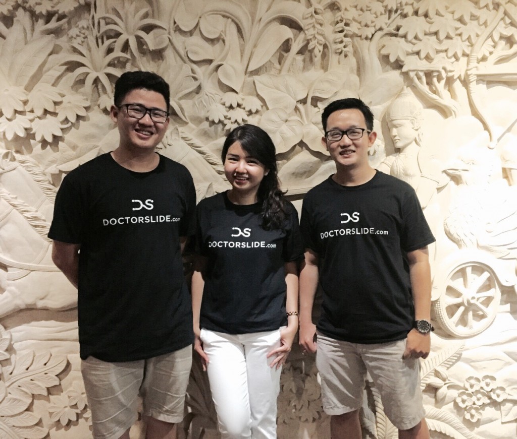 Tiga sekawan yang menjadi Co-Founders DoctorSlide.com (ki-ka) Henson Leonardy, Zukarlita, dan Ryan Hidayat