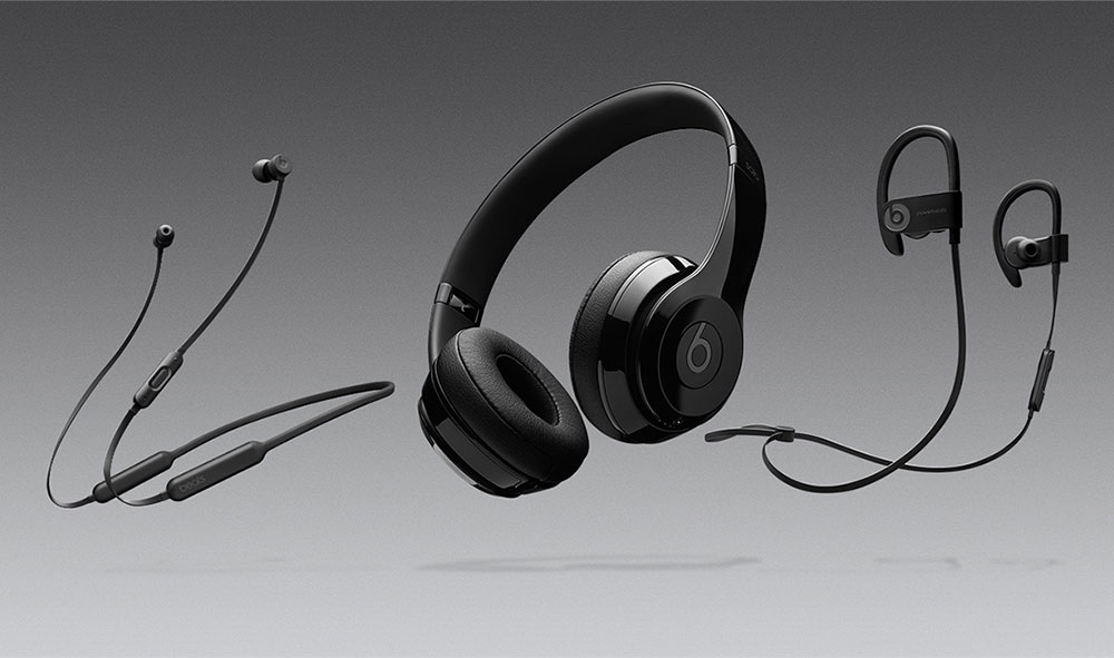 Dari kiri ke kanan: Beats X, Solo 3 Wireless dan Powerbeats 3 / Beats