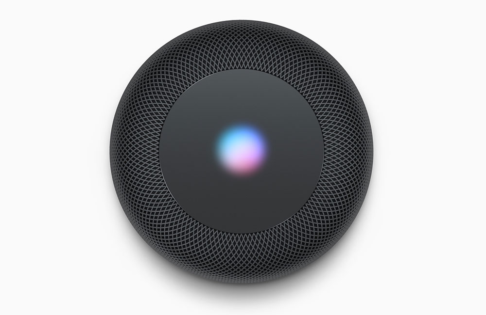 Bagian atasnya merupakan panel sentuh, yang akan menyala ketika Anda mengucapkan mantra "Hey Siri" / Apple