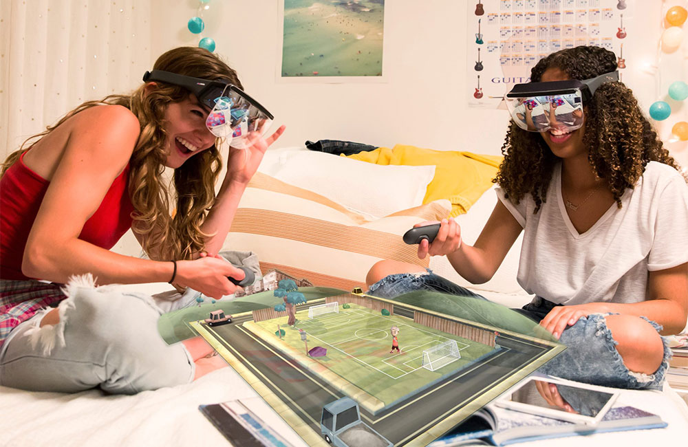 Mira Prism Ubah iPhone Anda Jadi AR Headset ala HoloLens