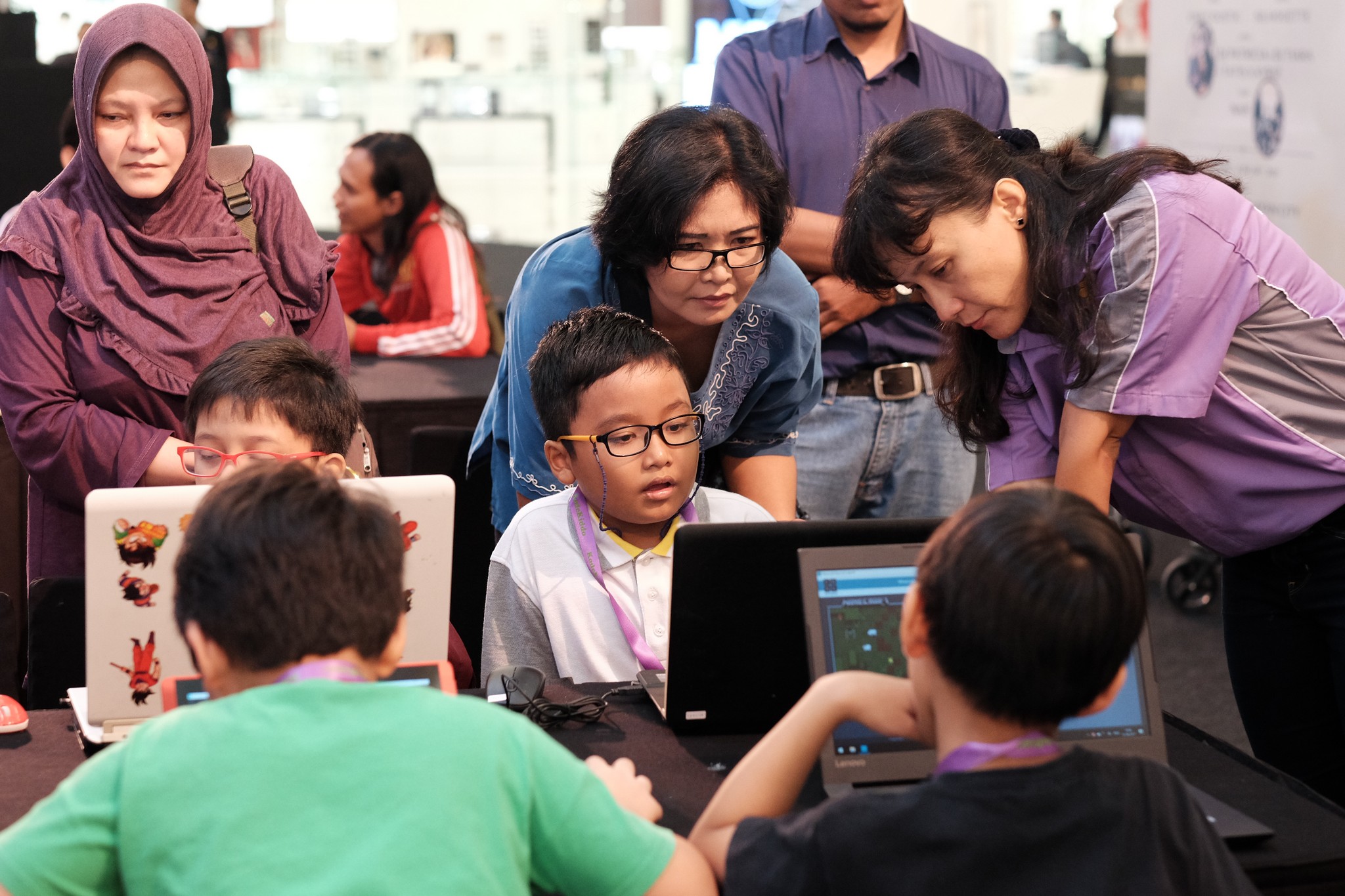 KodeKiddo adalah tempat belajar coding yang interaktif dan menarik untuk anak anak