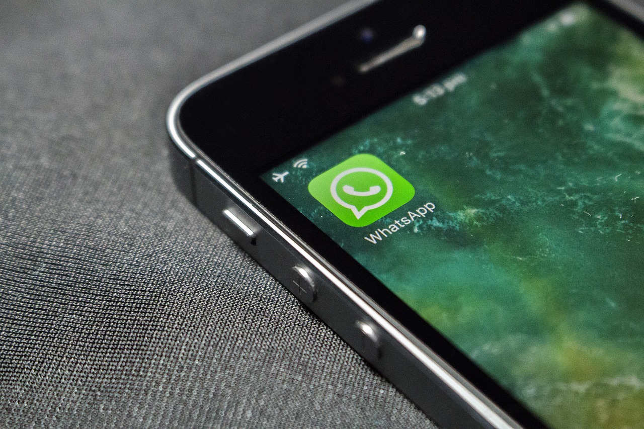 WhatsApp: Aplikasi “Chatting” untuk Brand Anda