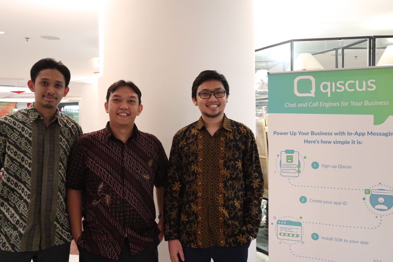 Co-Founder dan COO Qiscus Muhammad MD Rahim, CEO dan Co-Founder Qiscus Delta Purna Widyangga, dan CTO Qiscus Evan Purnama / DailySocial