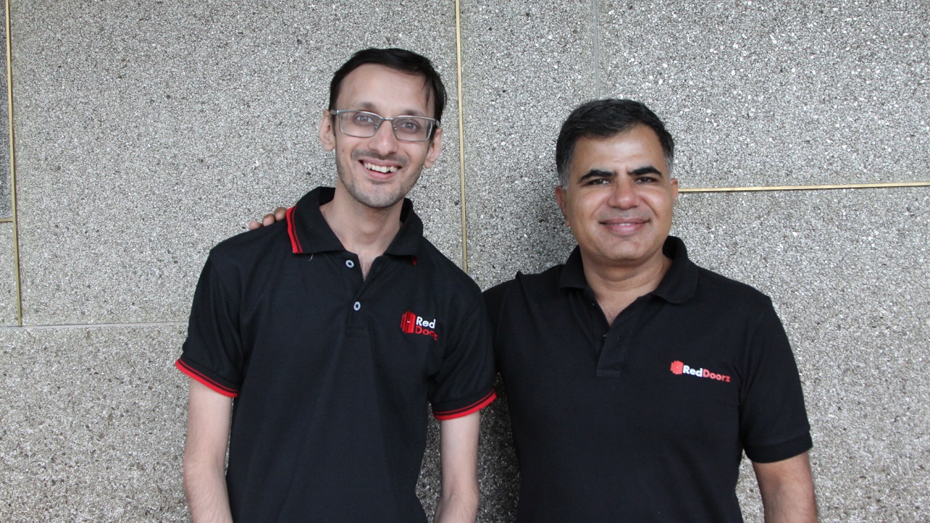 COO RedDoorz Rishabh Singhi dan Founder dan CEO RedDoorz Amit Saberwal / RedDoorz