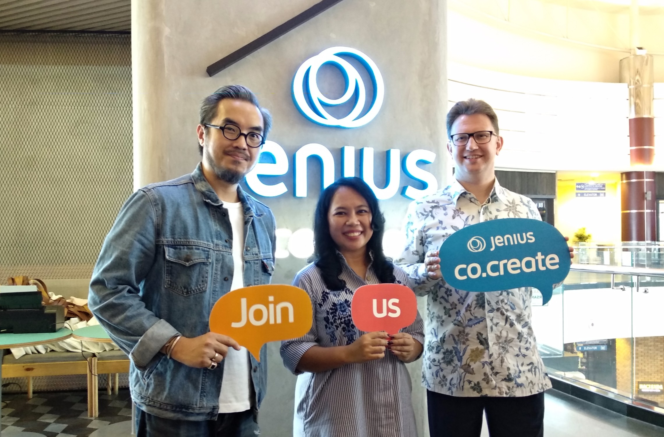Founder Indoestri Leonard Theosabrata, Blogger Eka Situmorang, dan Digital Banking Head BTPN Peterjan van Nieuwenhuizen / DailySocial