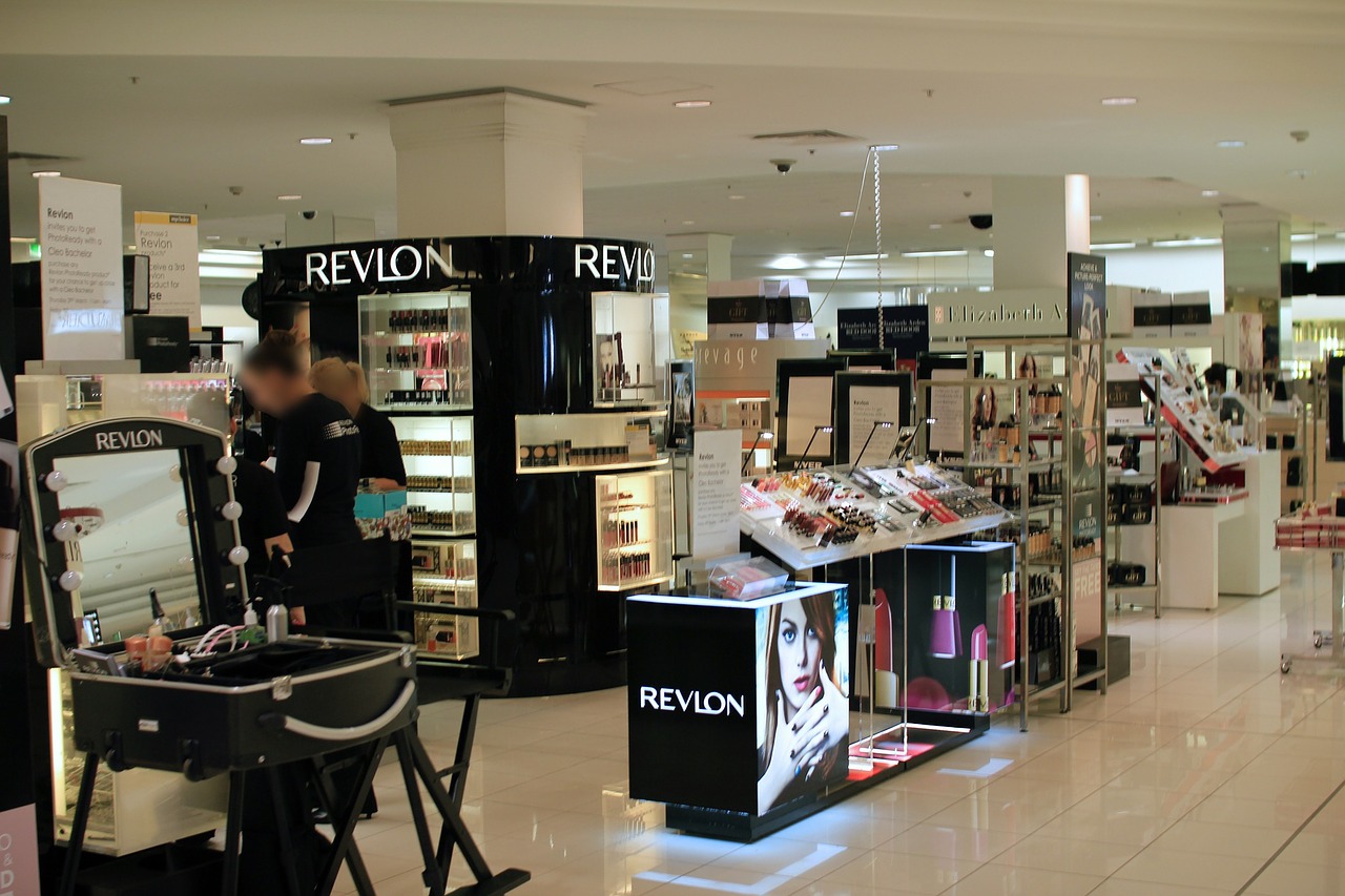 Ilustrasi mall ritel offline yang ada saat ini / Pixabay