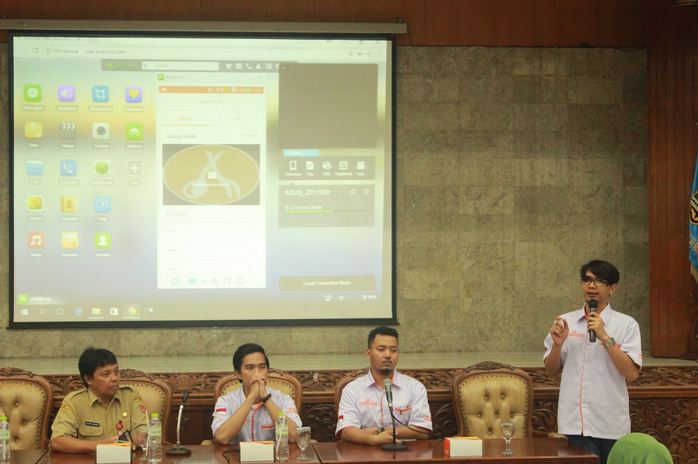 Tim Madhang ketika melakukan sosialisasi / Madhang