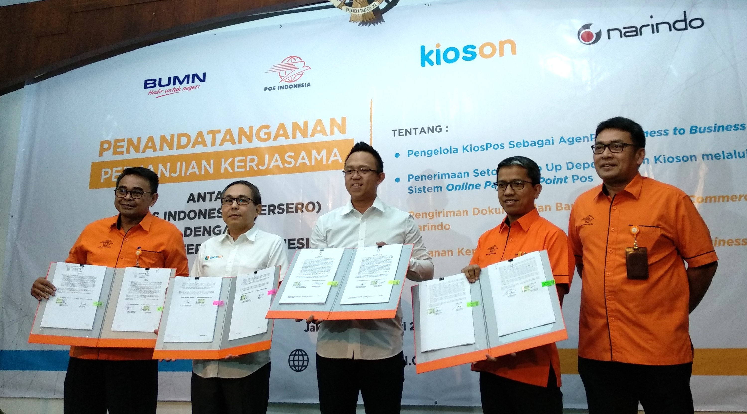Penandatanganan nota kesepahaman dihadiri Direksi dari Kioson dan Pos Indonesia / DailySocial