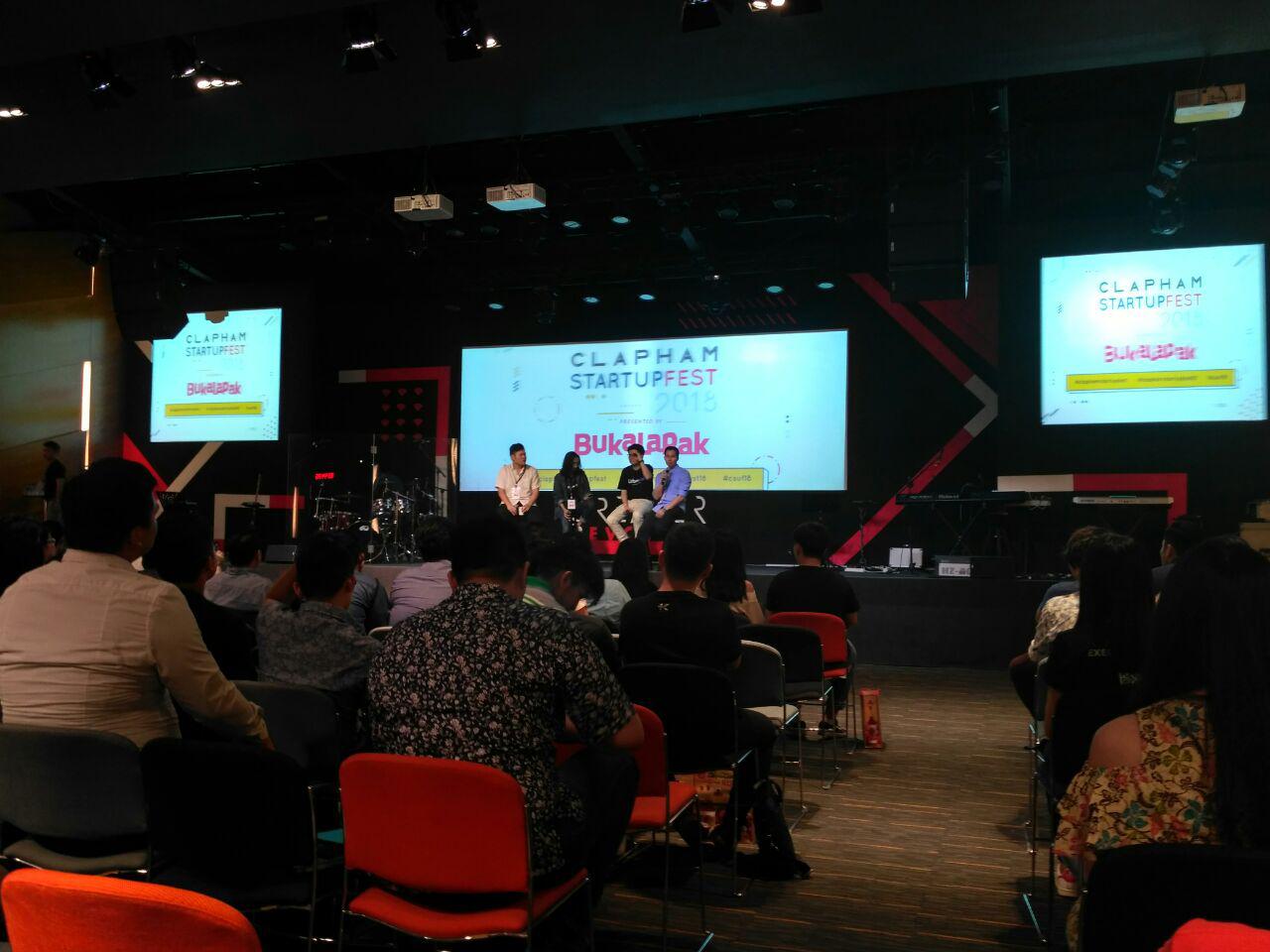 Salah satu panel diskusi dengan para founder di Clapham Startupfest 2018 / DailySocial