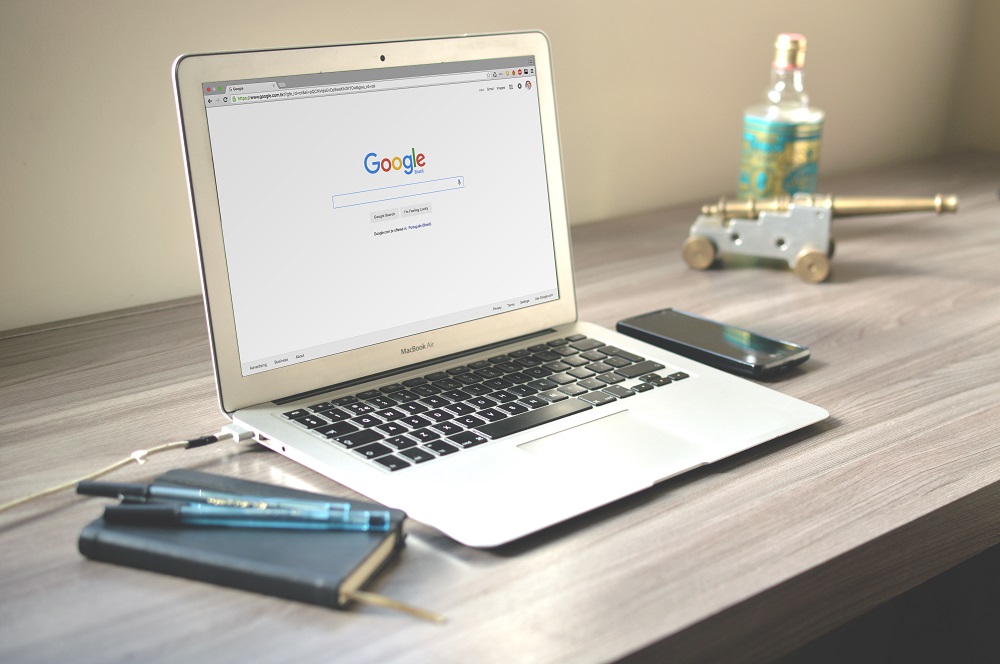 Soal nama dan logo dalam proses branding / Pexels