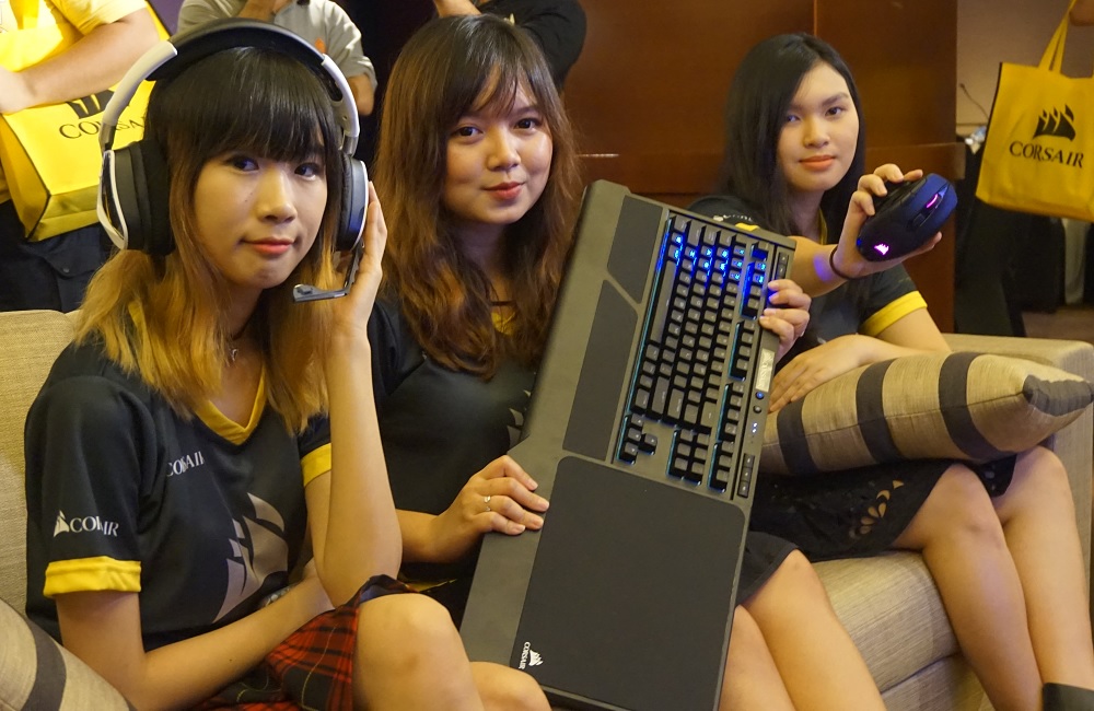 Tim NXA Ladies sebagai brand ambassador Corsair Components.
