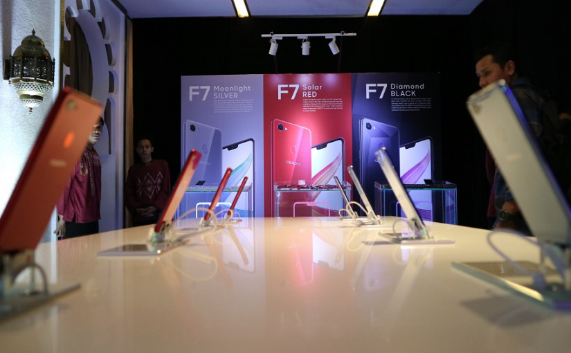 Mengulang Strategi, OPPO hadirkan F7 Youth dan Edisi Khusus ‘Kosmetik’
