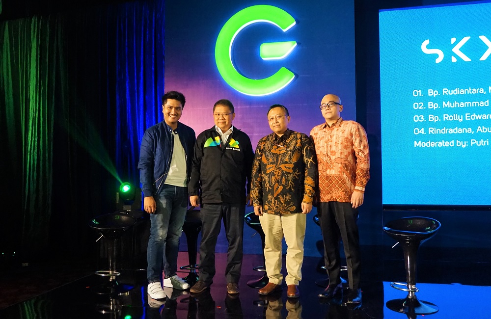 Dari kiri ke kanan: Rolly Edward (CEO Skyegrid) , Rudiantara (Menkominfo), Muhammad Neil (Bekraf), Rindradana (Abuget).