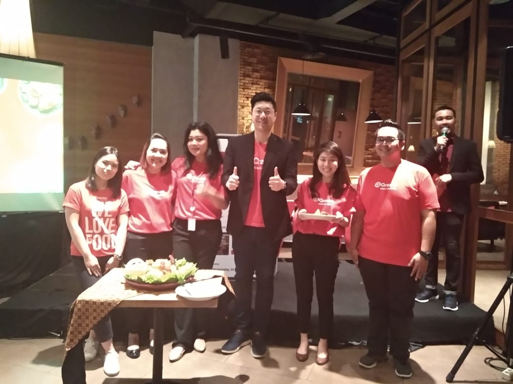 CEO Qraved Steven Kim dan tim / DailySocial