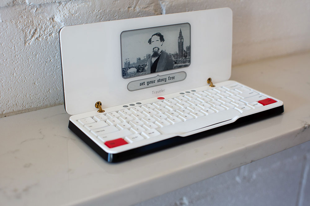 Freewrite Traveler / Astrohaus
