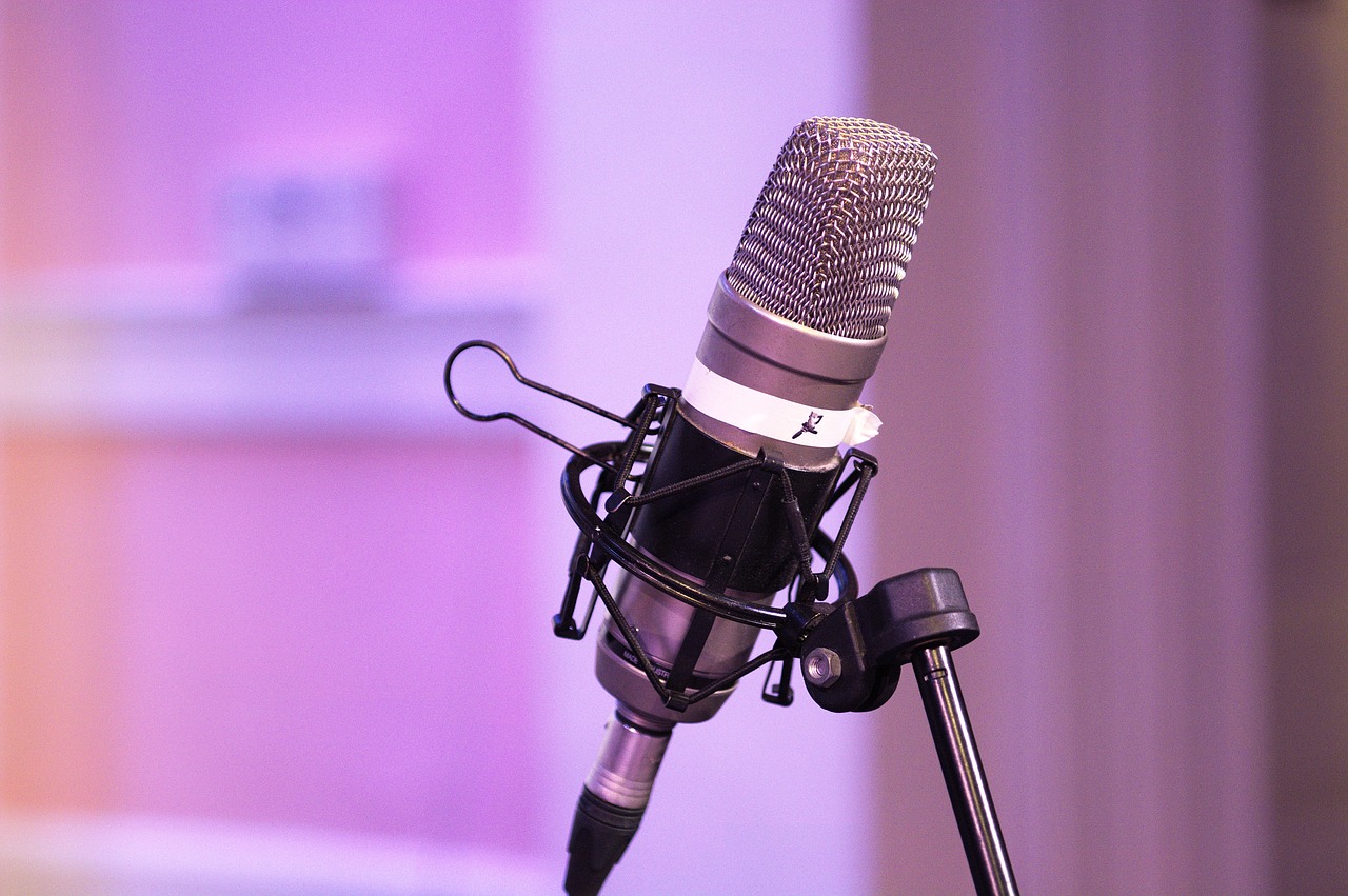 Kaskus Podcast menghadirkan konten dalam format audio yang berisikan minat, hobi hingga isu terkini, baik di Top Forum Kaskus maupun di kehidupan sosial.
