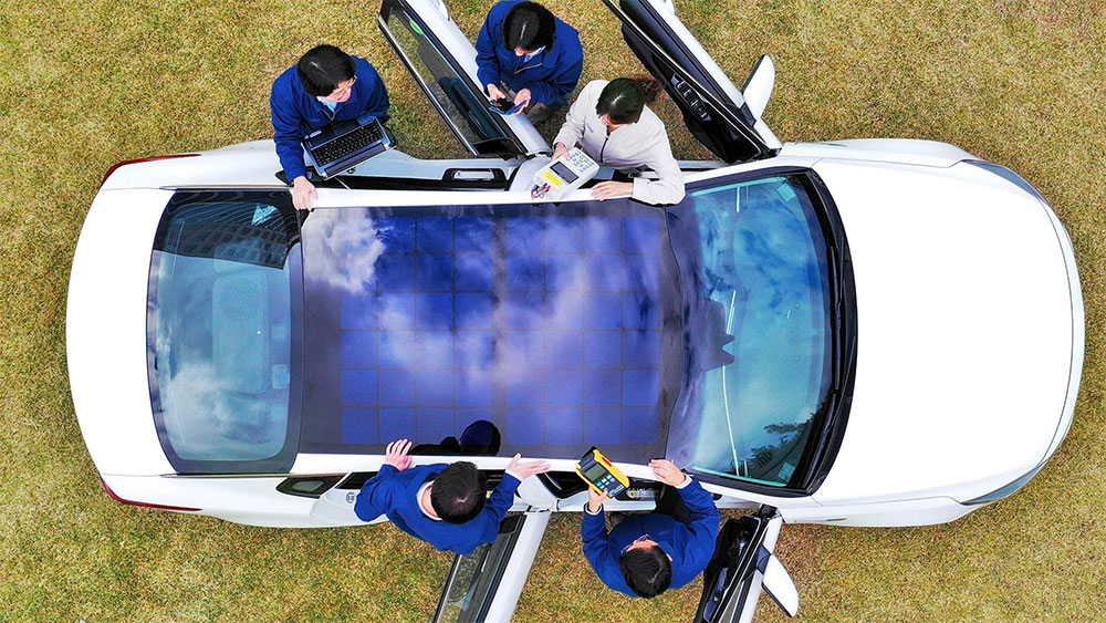 Atap mobil yang digantikan sepenuhnya oleh panel surya / Hyundai