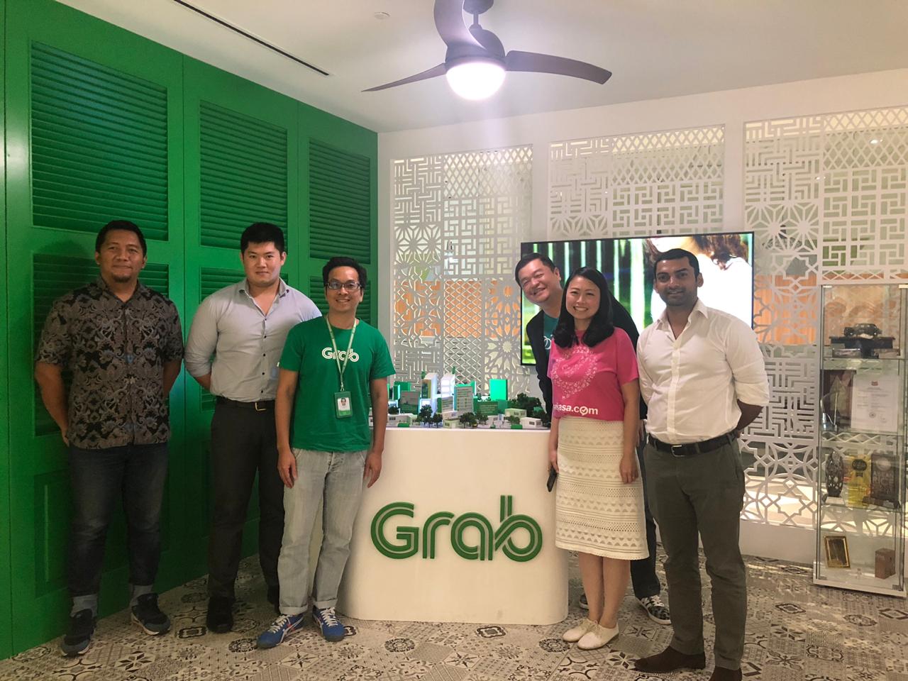 Chris Yeo dan para pendiri startup terpilih yang mengikuti batch pertama Grab Ventures Velocity / Grab