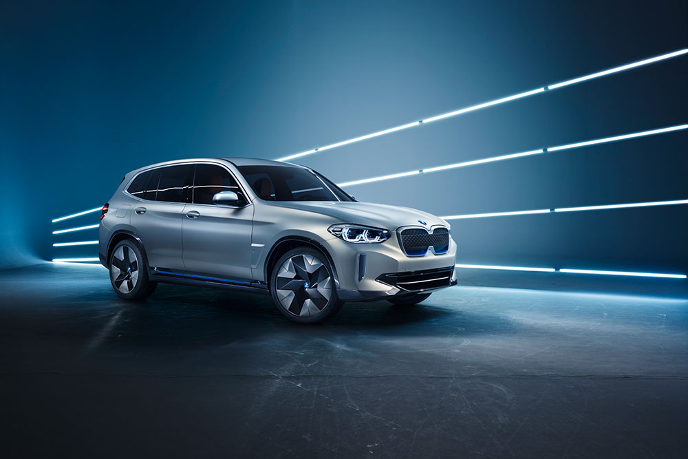 BMW iX3 / BMW