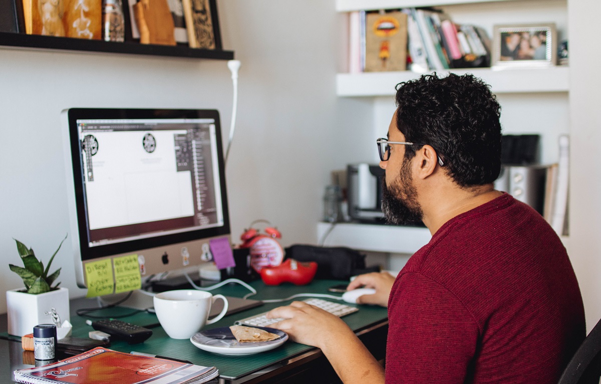 Pekerjaan sampingan yang dilakukan secara freelance mulai banyak diminati kalangan masyarakat / Unsplash