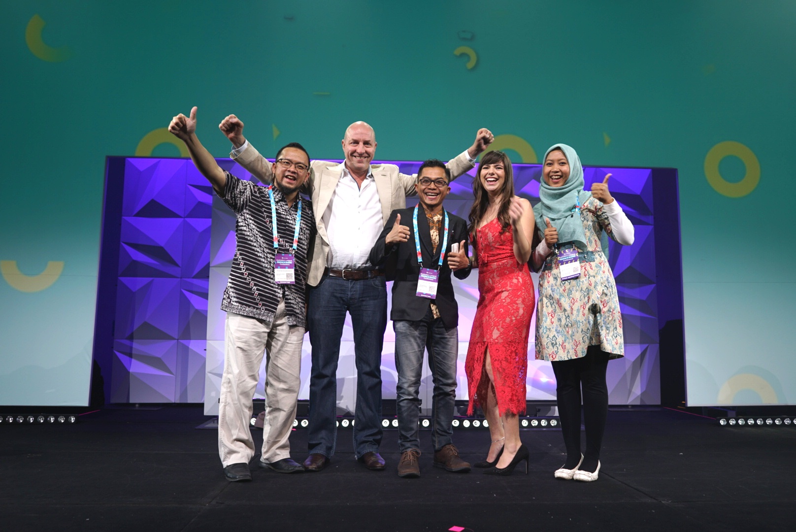 Keikutsertaan tim Halal Local dalam kompetisi pitching di Startcon 2018 / Kedubes Australia