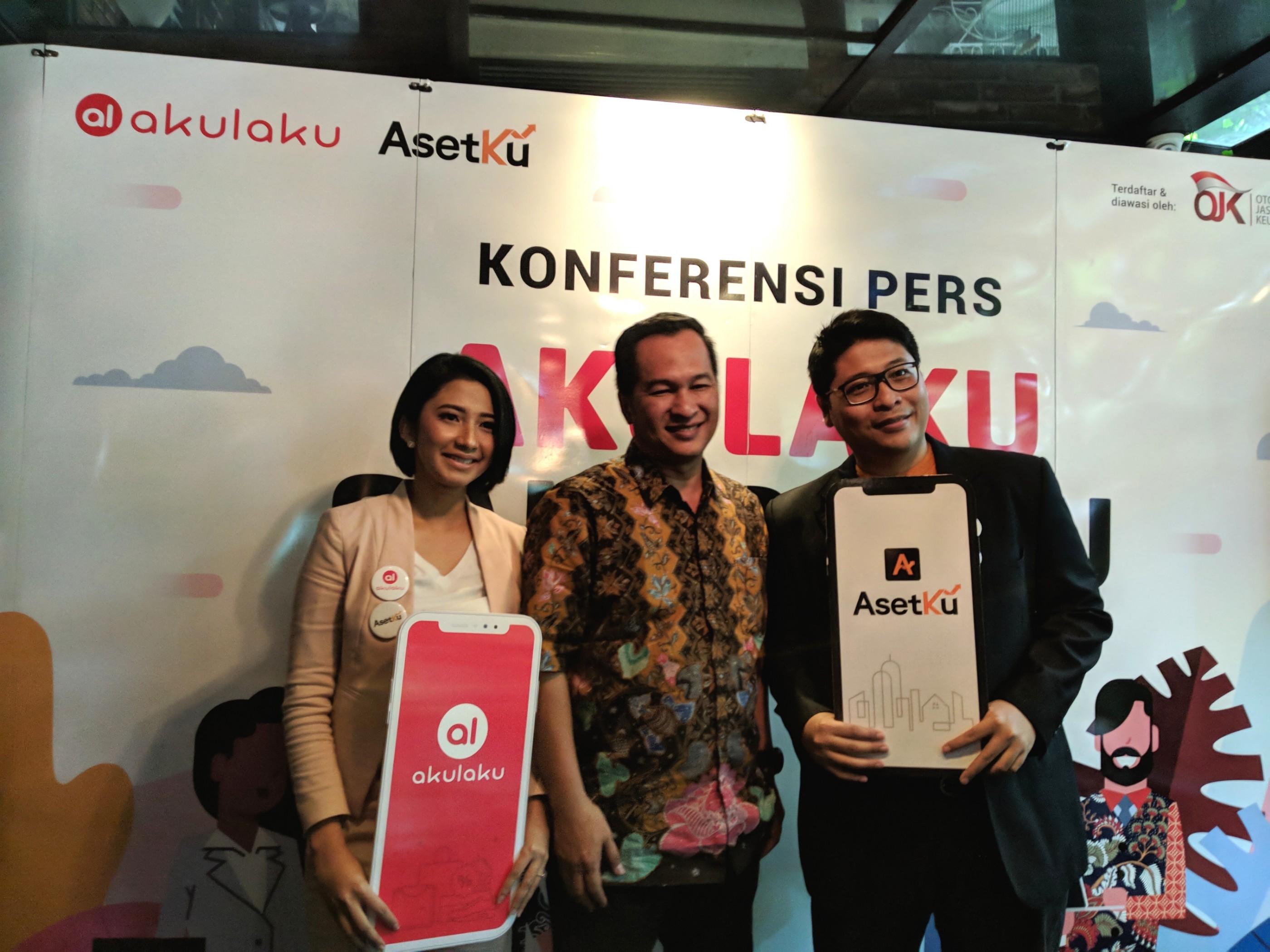 Director of Corporate Affairs and Public Relations Akulaku Indonesia Anggie Setia Ariningsih, Ketua Harian Aftech Kuseryansyah, dan Direktur Asetku Andriansyah Tauladan / DailySocial