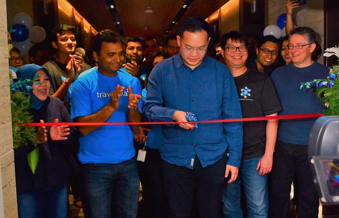 Peresmian kantor R&D Traveloka di Bangalore yang dipimpin oleh Ferry Unardi / Traveloka