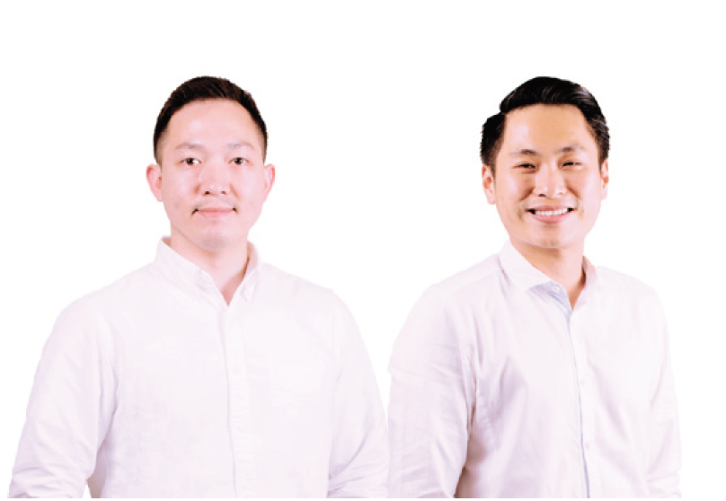 Pendiri Bobobox: Antonius Bong (ki) and Indra Gunawan (ka)