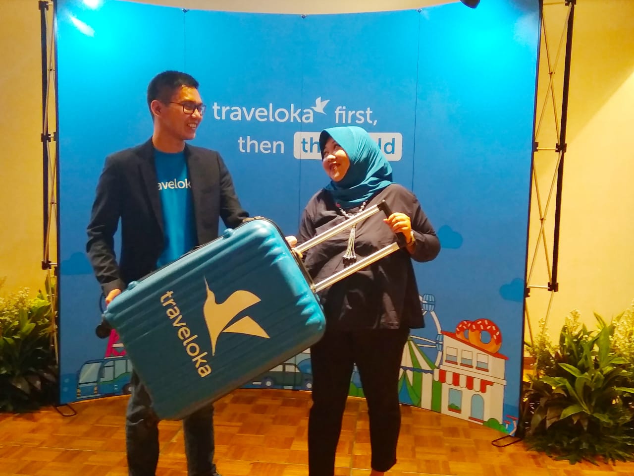 Iko Putera (Head of Growth Management Traveloka) dan Sufintri Rahayu (PR Director Traveloka) / DailySocial