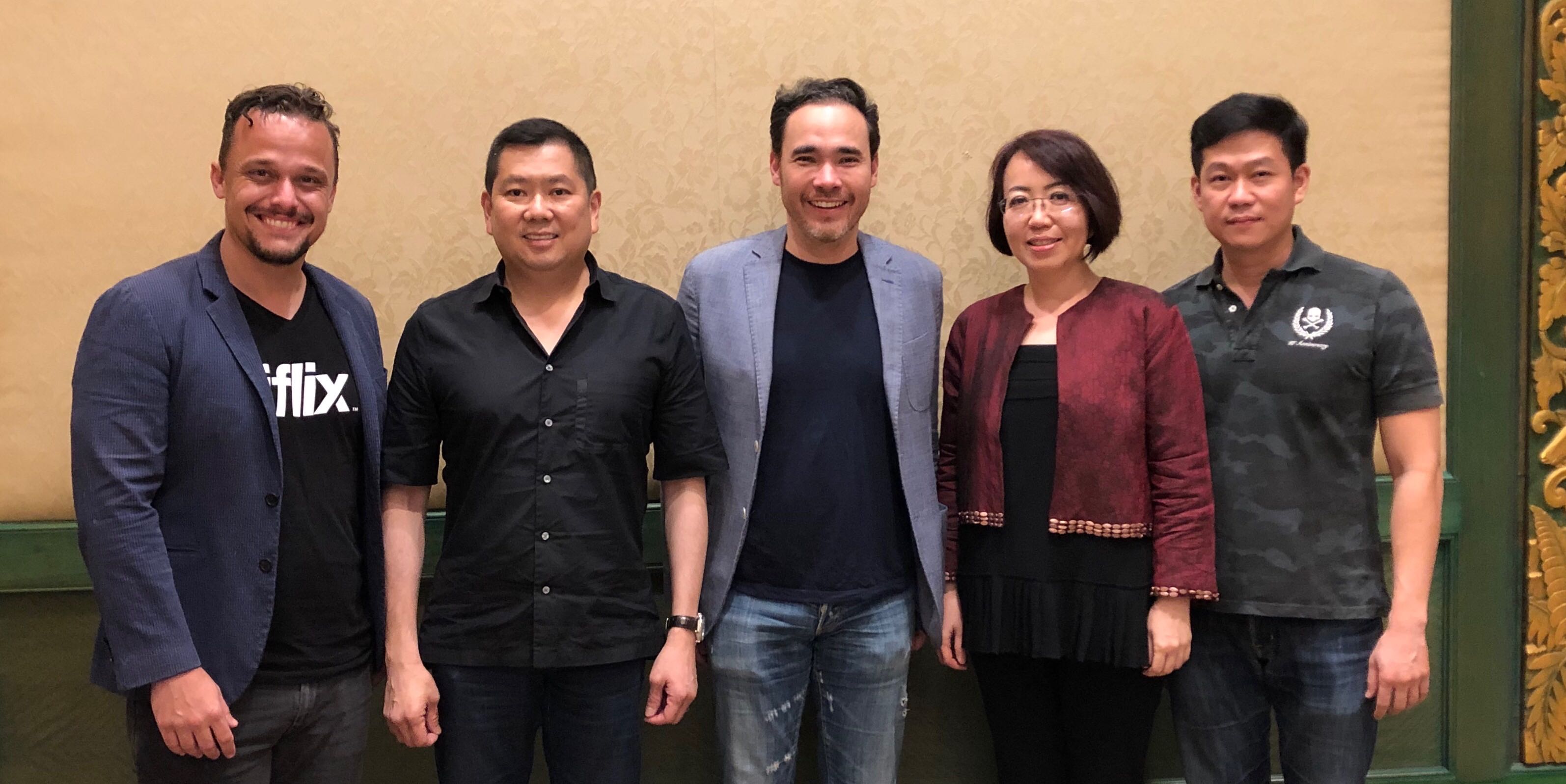 (Kiri-Kanan) Mark Britt, iflix Co-Founder and Group CEO; Hary Tanoesoedibjo, Group Chairman MNC Group; Patrick Grove, iflix Co-Founder and Chairman; Ella Kartika, Managing Director PT Media Nusantara Citra Tbk; David Fernando Audy, MNC CEO / iflix