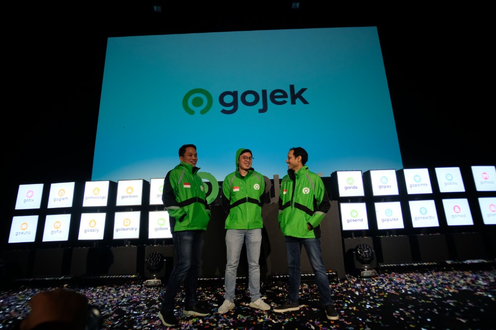 Andre Soelistyo, Kevin Aluwi dan Nadiem Makarim saat peluncuran logo baru Gojek / DailySocial