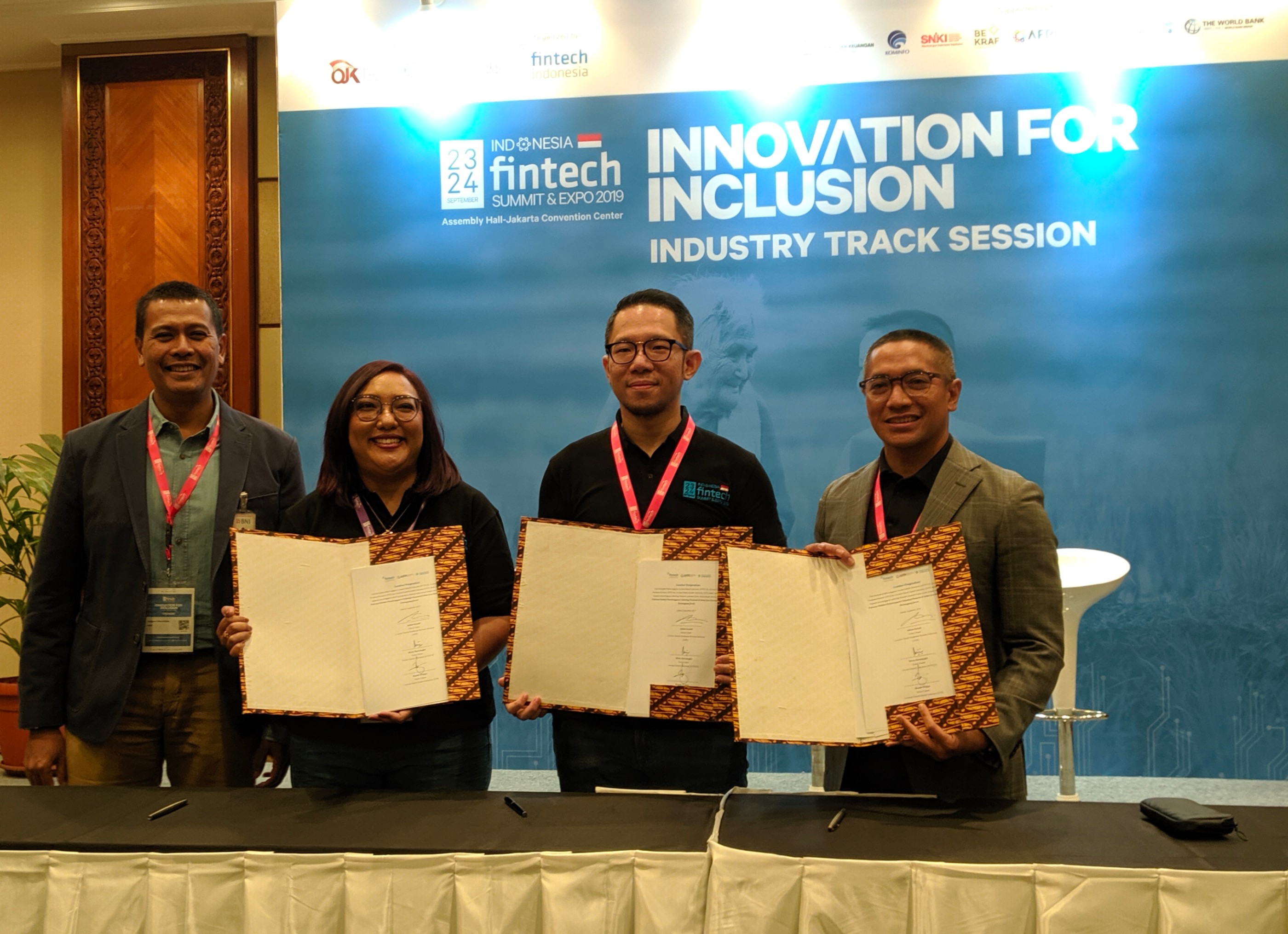Penandatangan kode etik bersama antara Aftech, AFSI, dan AFPI / DailySocial