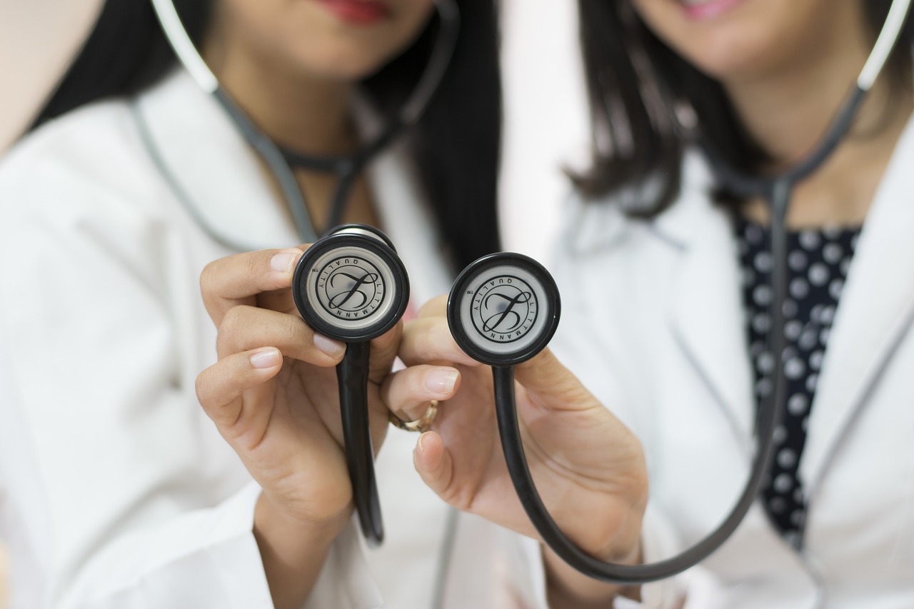 The last version is to find the nearest hospital through chat and voice, replaced by doctor's appointment feature