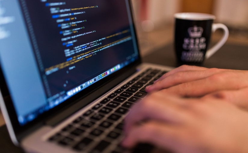 Belajar Coding Makin Mudah, 4 Aplikasi ini Sajikan Tutorial Lengkap di Smartphone