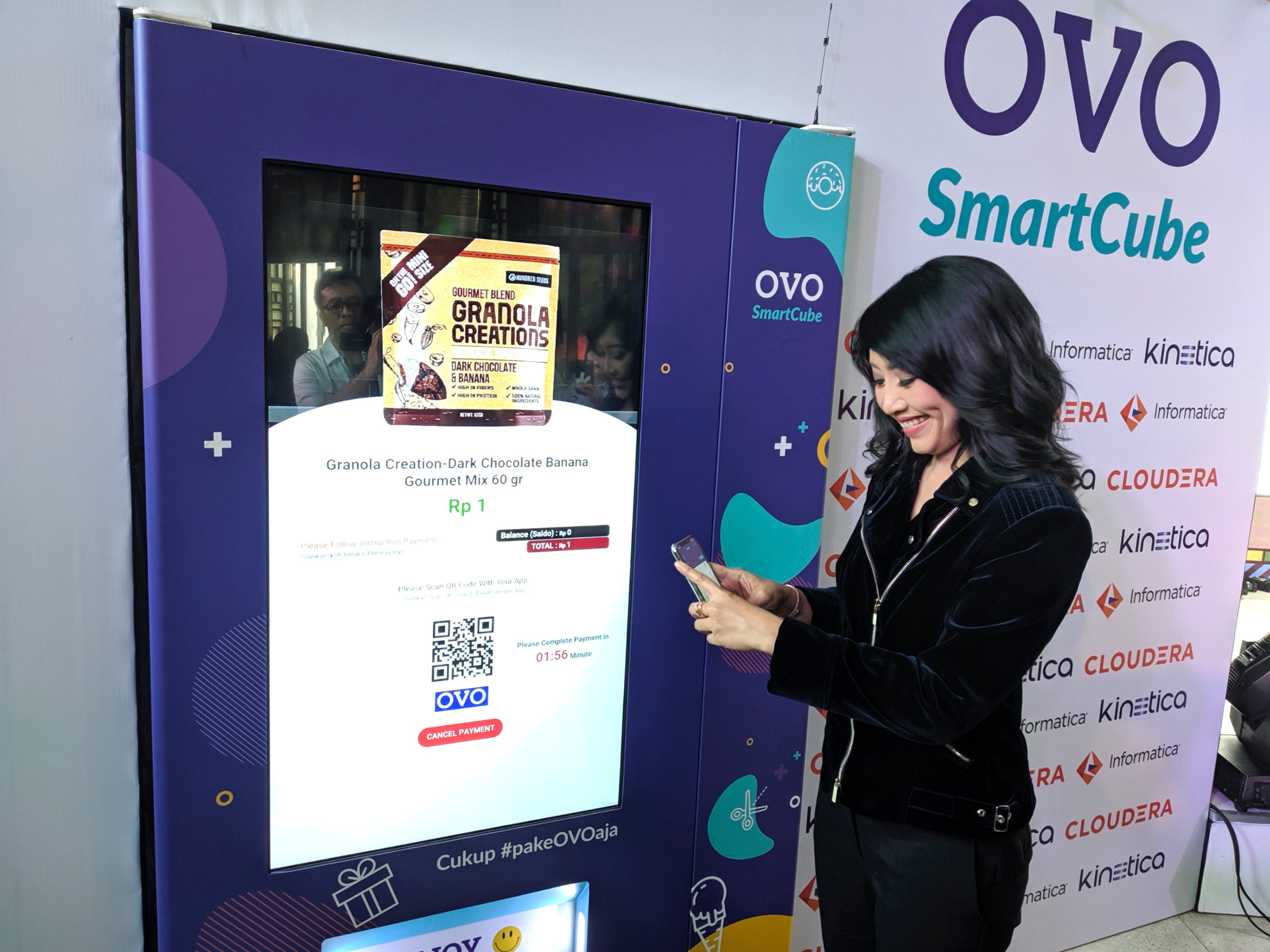 Chief Data Officer Ovo Vira Shanty saat peresmian Ovo SmartCube / DailySocial