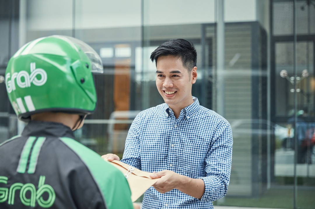 Grab mengikuti jejak Gojek menguji coba layanan ojek online secara terbatas di Malaysia