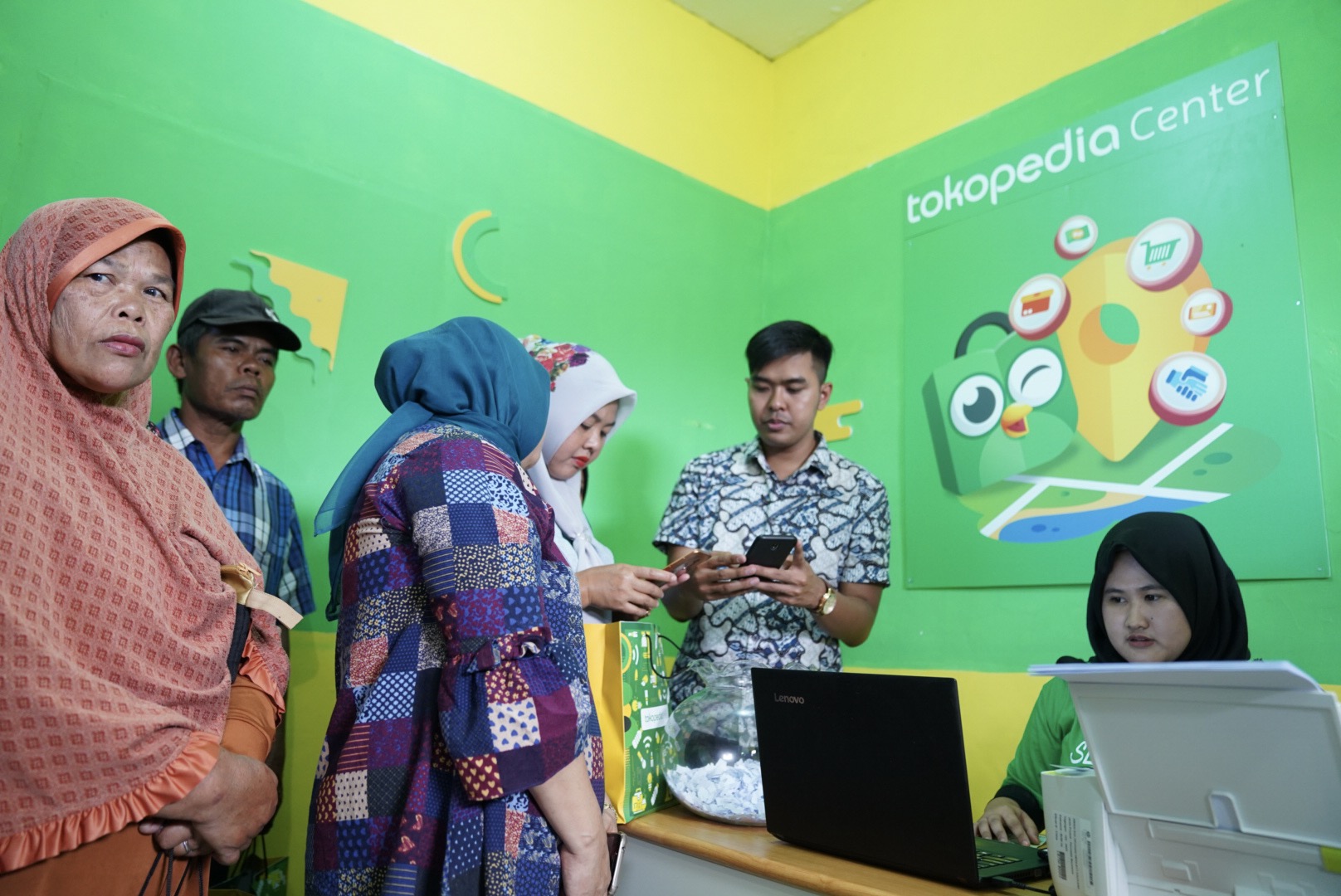 Tokopedia Center sebagai upaya perusahaan tingkatkan literasi digital publik agar bisa optimalkan platform marketplace / Tokopedia