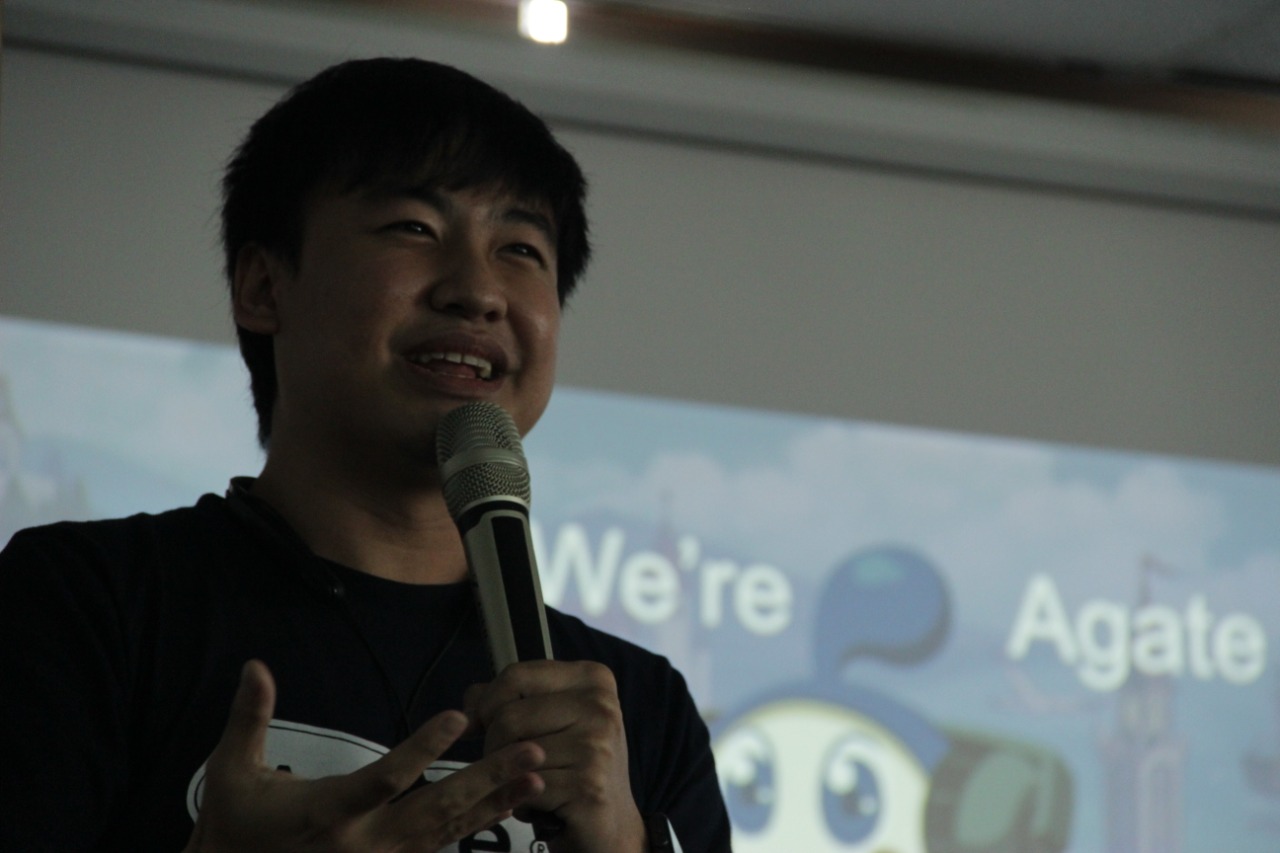 CEO Agate, Arief Widhiyasa saat peluncuran Memories buah kerja sama dengan CIAYO Comics