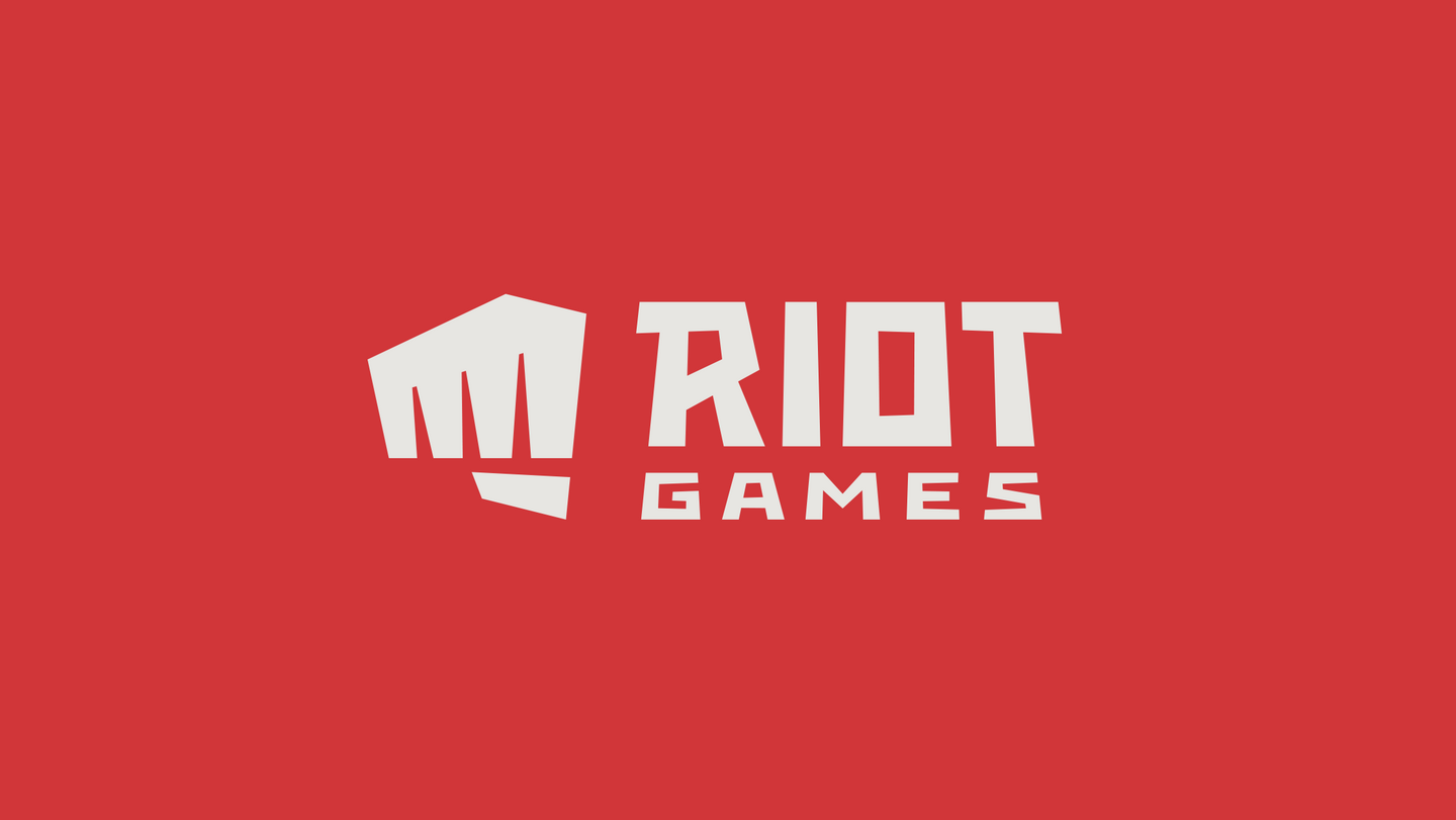 Dua pendiri Riot bukan merupakan developer. 
