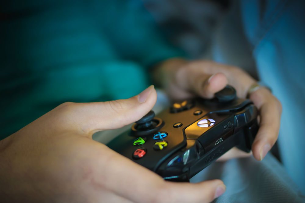 female gamer for SEO
