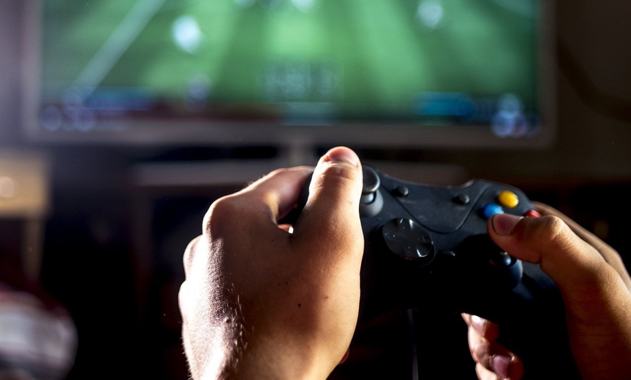 playing game console jpeg for SEO
