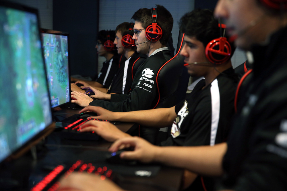 Scholarships for video game for SEO