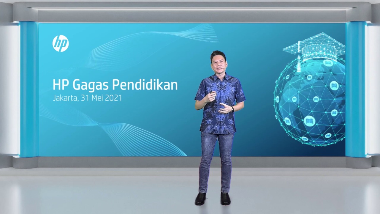 Frans Adiredja, Business Personal System Category Head HP Indonesia, menjelaskan tentang dua program pendidikan terbaru HP / HP Indonesia for SEO