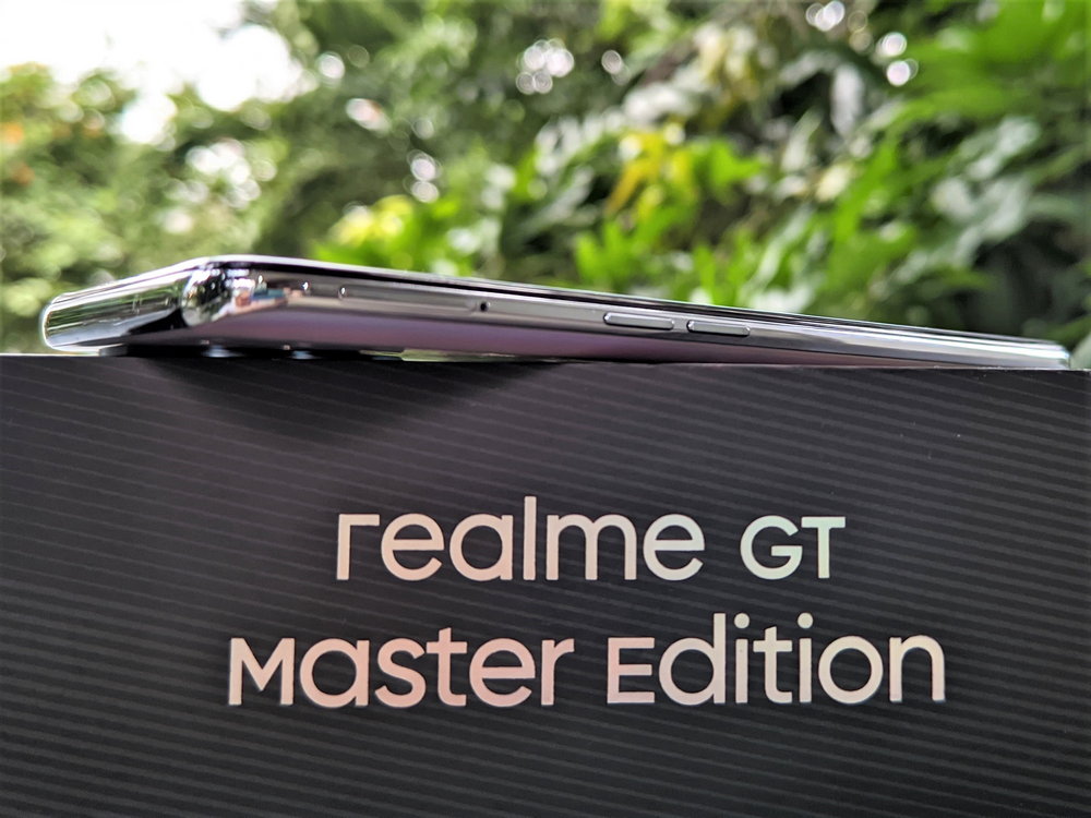 Realme edition экран gt. Realme gt Master Edition коробка. Смартфон Realme gt Master Edition. Бампер для Realme gt Master Edition. Смартфон Realme gt Master Edition обзор.