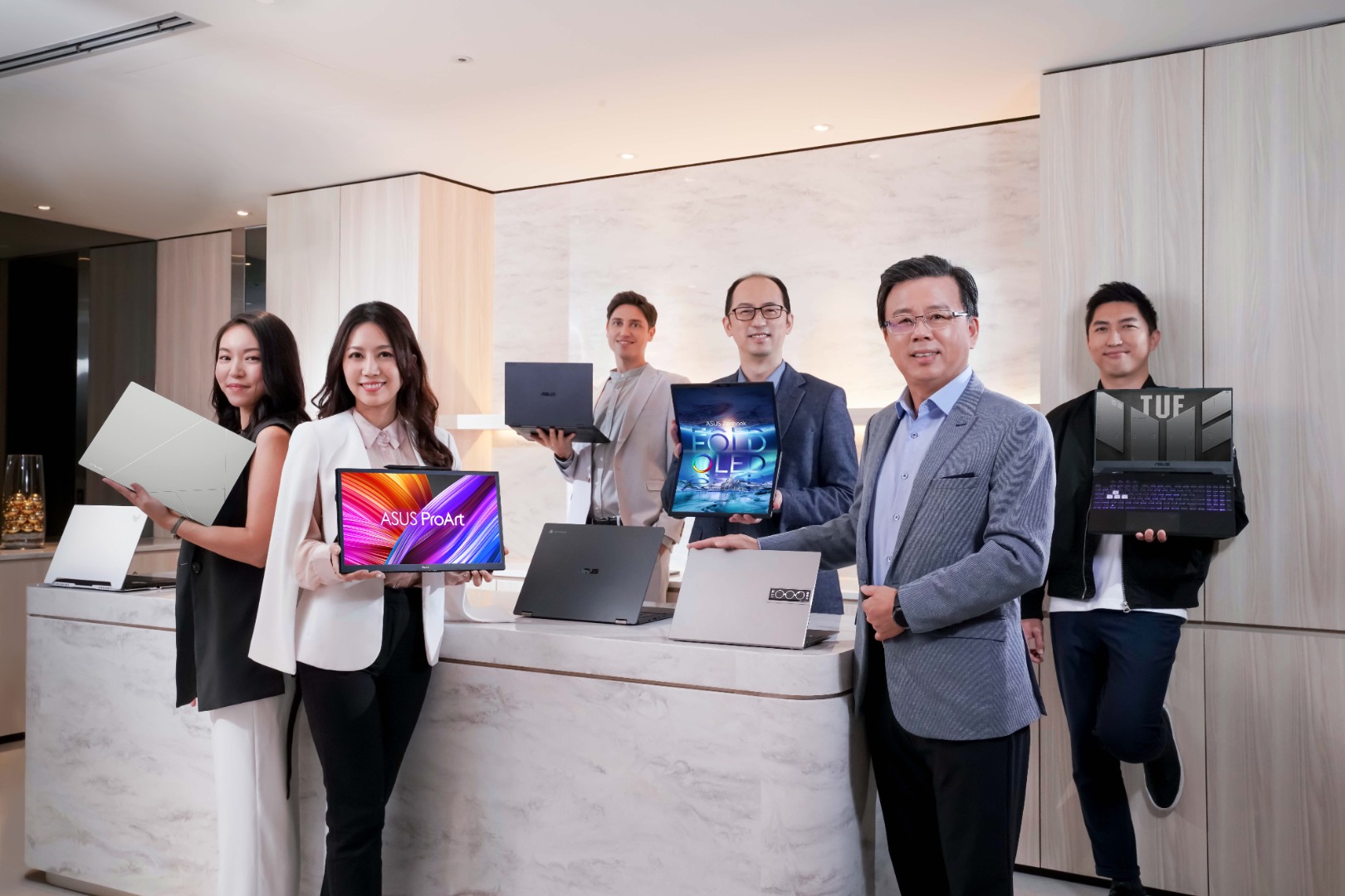 Showcasing the Incredible Unfolds at CES 2022_1 for SEO